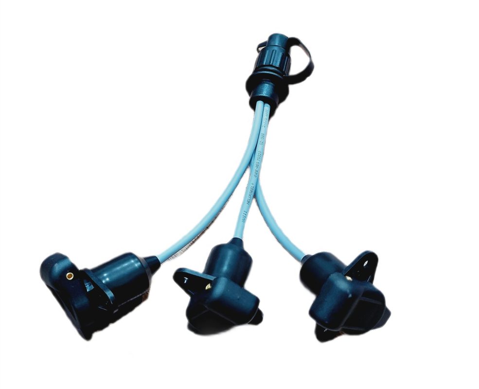 Rozgałęźnik potrójny 3- pinowy COBO